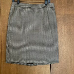 Beartiful pencil skirt size 12P.